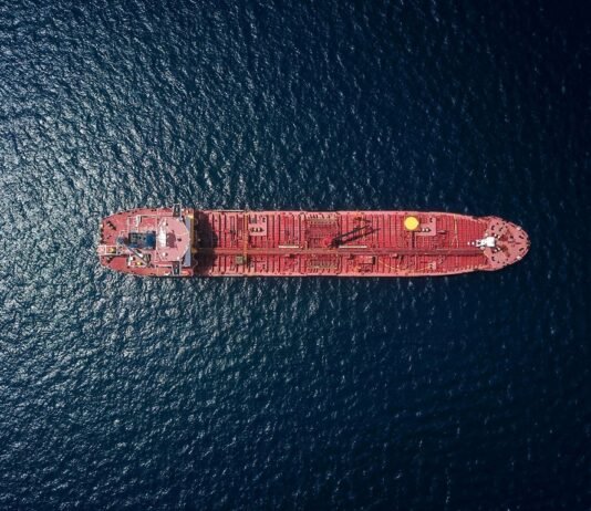 Китайский танкер прошел Ормузский пролив, несмотря на американскую блокаду, — Bloomberg