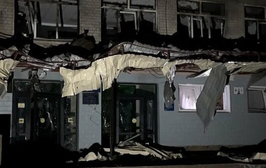У Чернігові через атаку БпЛА пошкоджено ліцей та житлові будинки