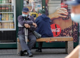 За чертой бедности: демограф ответила, сколько украинцев еле сводят концы с концами