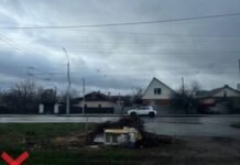 ❗️Чисте місто починається з кожного з нас. Комунальні служби Чернігова вкотре ліквідували стихійні сміттєзвалища, які хтось вирішив залишити просто «під деревом».