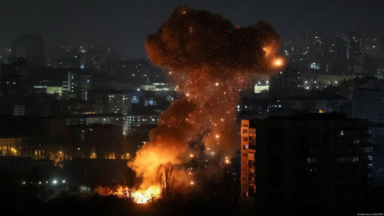 «Перебит газопровод»: ВС РФ атаковали Харьков «Шахедами», последствия удара (видео)