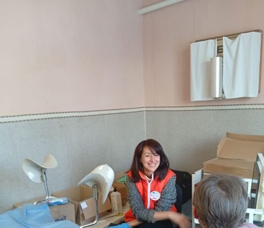 Понад 700 пацієнтів на Чернігівщині вже отримали безоплатну медичну допомогу від мобільних бригад — і лікарі приїхали до них самі