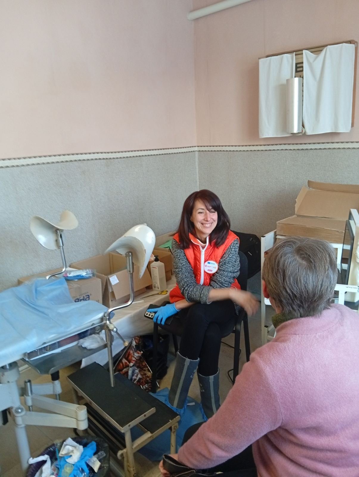 Понад 700 пацієнтів на Чернігівщині вже отримали безоплатну медичну допомогу від мобільних бригад — і лікарі приїхали до них самі