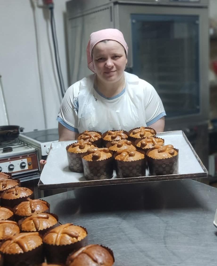 Родинна пекарня «Паляниця» на Чернігівщині планує спекти 350 паско і 100 пиріжків для військових до Великодня