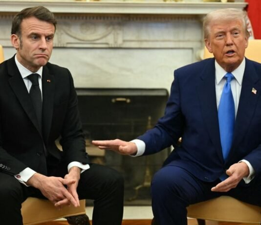 «До сих пор приходит в себя от удара»: Трамп посмеялся над Макроном из-за пощечины жены, когда речь шла об Иране (видео)