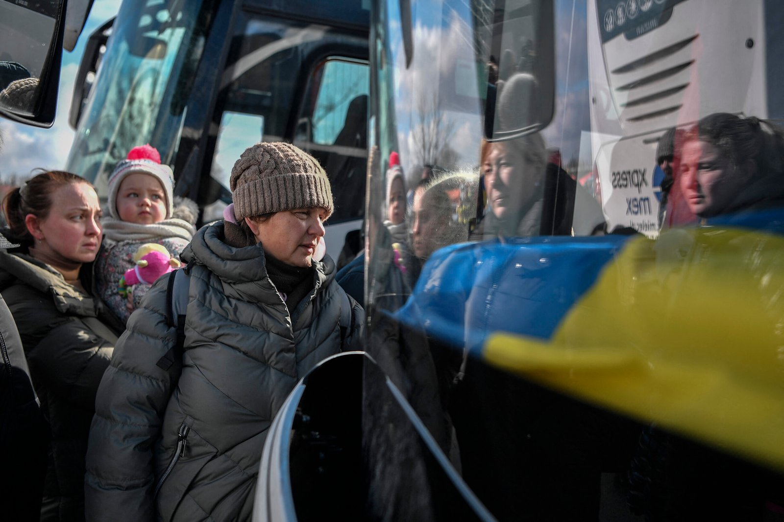 До €10 000 на семью: одна из стран ЕС будет платить украинцам за возвращение в Украину