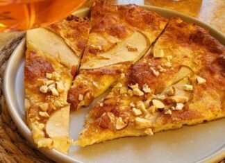 Суботній рецепт: сирна піца з грушею і брі