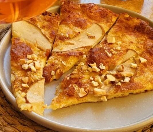 Суботній рецепт: сирна піца з грушею і брі