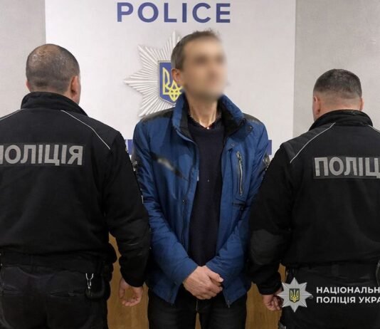 На Чернігівщині затримали чоловіка за продаж наркотиків, зокрема, метадону