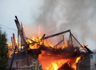 Російський дрон влучив у приватне подвір‘я у Киселівській громаді: виникла пожежа