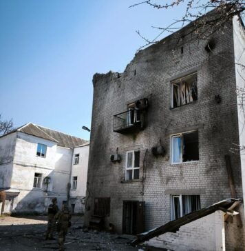 У Чернігові внаслідок атаки рф пошкоджено 30 вікон і балконних рам у будинках і 35 вікон в адмінбудівлях