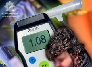 На Чернігівщині водія зупинили за перевищення швидкості: виявився п‘яним і без прав