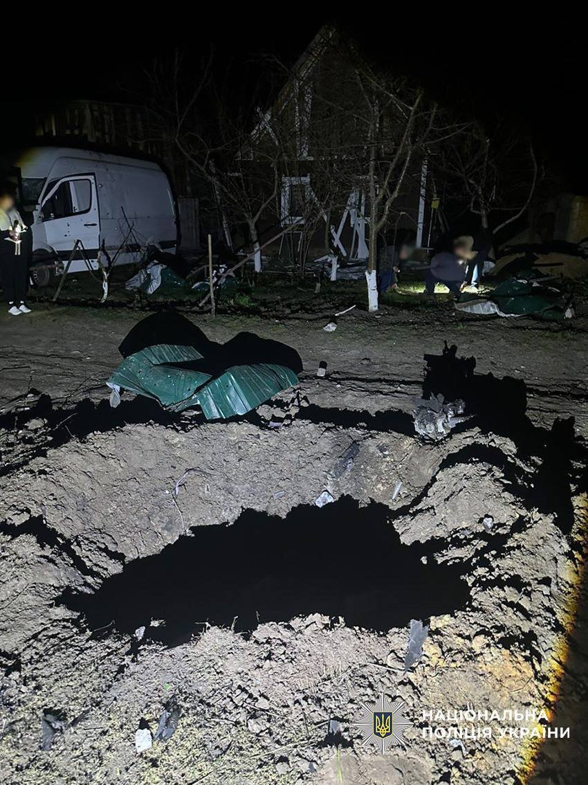 Ворог атакував Чернігівщину дронами: двоє поранених, пошкоджено лікарню та енергооб‘єкт