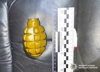 У Чернігові чоловік погрожував знайомому гранатою та намагався втекти з міста – його затримали