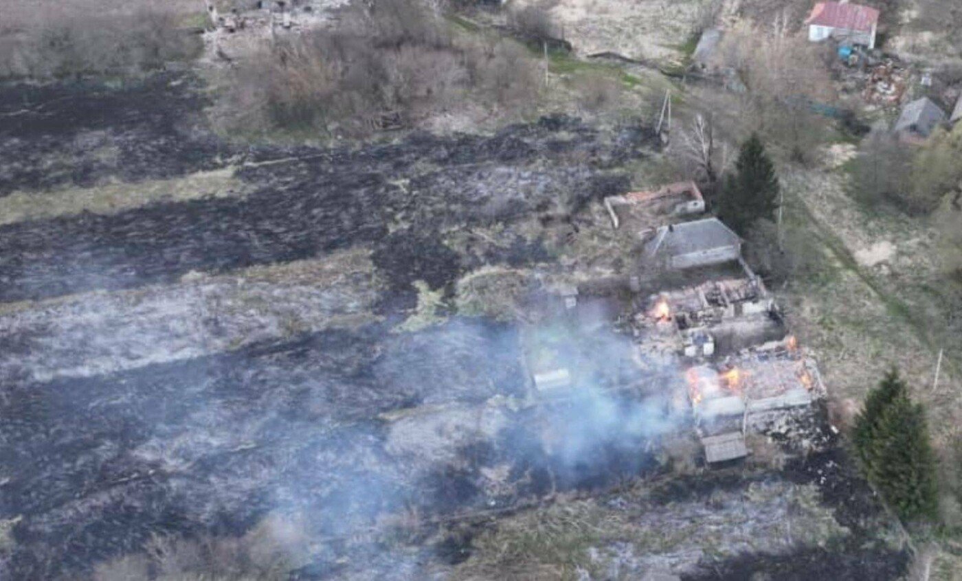 Ворог атакував Чернігівщину дронами: знищено будинок в Новгород-Сіверському, пошкоджені оселі