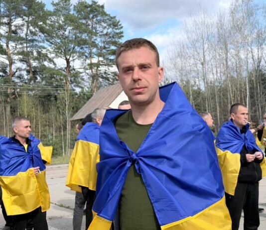 Ще 193 українські воїни повертаються додому з російського полону