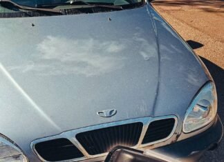 У Чернігові зупинили авто з пошкодженнями після ДТП: водій виявився напідпитку