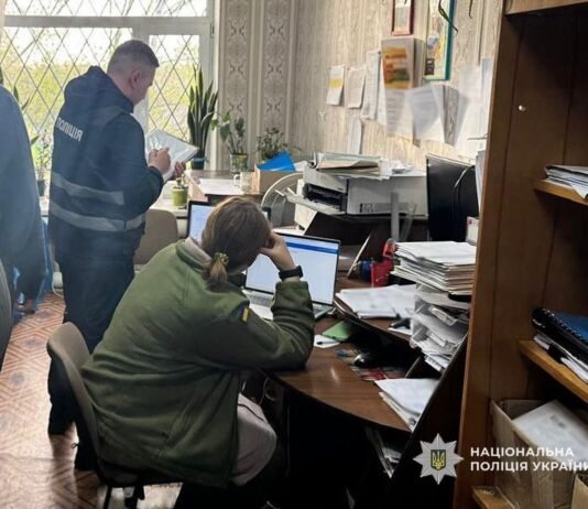 Зняла з військового обліку щонайменше 11 осіб: на Чернігівщині військовослужбовиці ТЦК повідомили про підозру