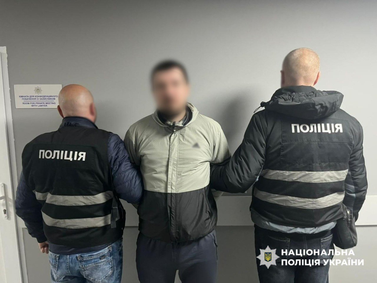 На Чернігівщині двоє чоловіків тяжко побили незнайомця