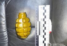 У Чернігові поліцейські затримали зловмисника, який погрожував містянину гранатою