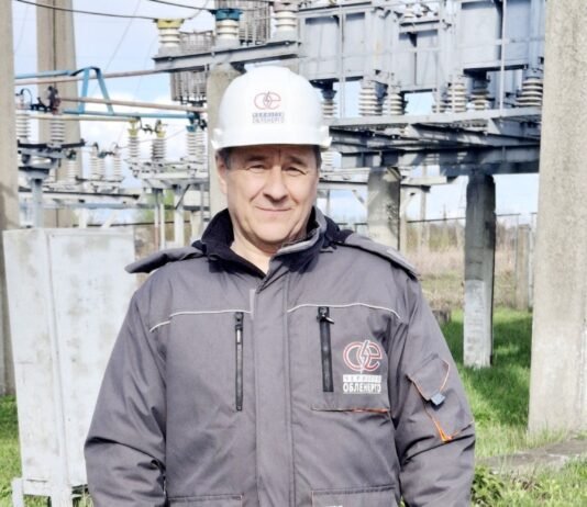 Потрапив з колегами під ворожий обстріл на Чернігівщині: енергетик повернувся до роботи