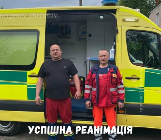 Реанімували в дорозі: на Чернігівщині під час перевезення до лікарні у жінки зупинилося серце