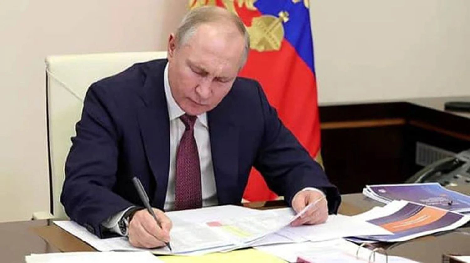 У російських еліт зростає розчарування путіним через війну та кризу в економіці — The Guardian