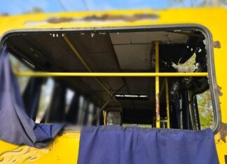 Ворог атакував дроном маршрутку в Херсоні — двоє людей загинули, семеро поранені