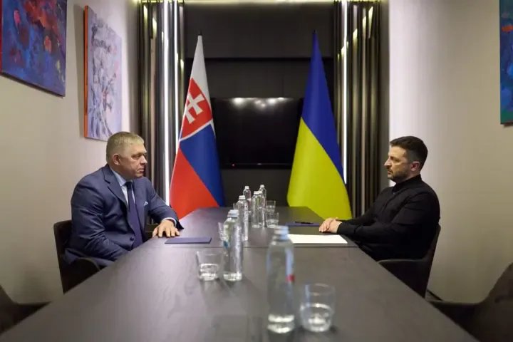 Зеленський поговорив із Фіцо — Словаччина висловилась про вступ України до ЄС