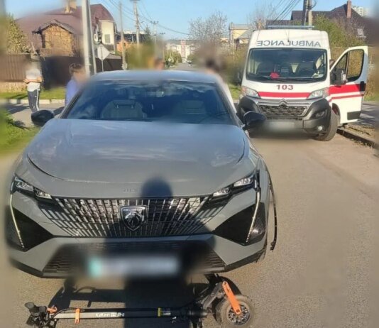 На Київщині легковик збив електросамокат, загинув 10-річний хлопчик