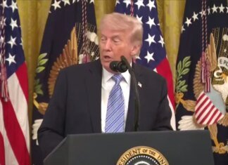 Трамп відмовився підтвердити, чи діє припинення вогню з Іраном на тлі інцидентів в Ормузькій протоці