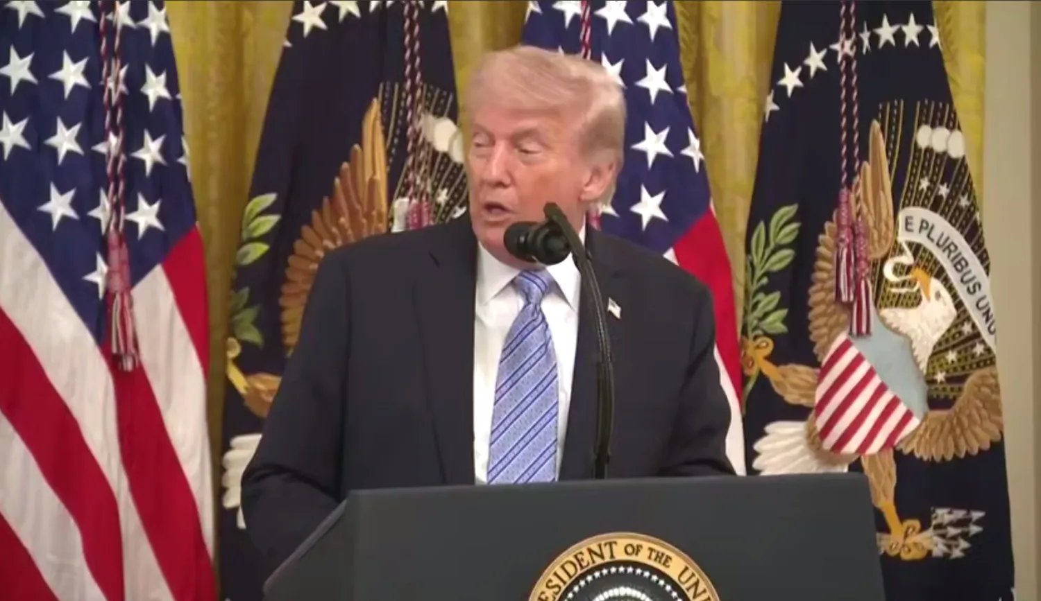 Трамп відмовився підтвердити, чи діє припинення вогню з Іраном на тлі інцидентів в Ормузькій протоці