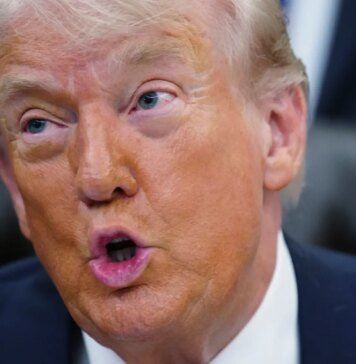 Адміністрація Трампа оскаржила рішення суду про незаконність мит