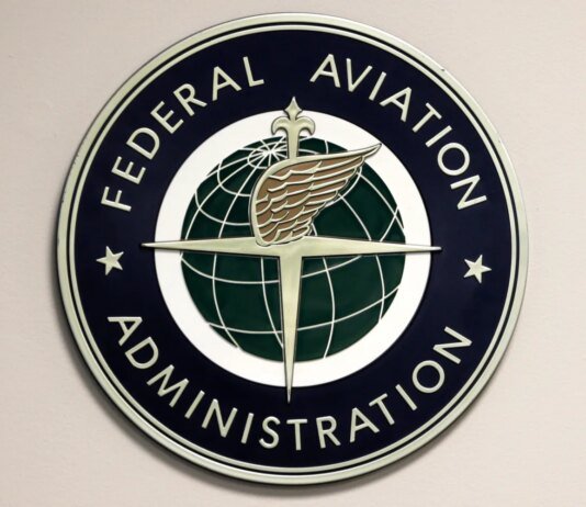 Співробітника FAA звинуватили у погрозах убивства Трампа після листа до Білого дому