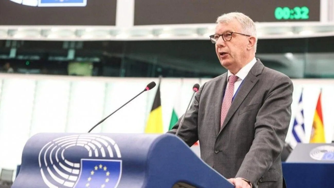 Євродепутат з Люксембургу Картейзер вербує колег для поїздок до росії — Politico