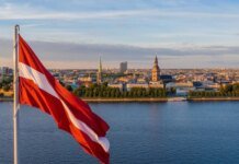 Міністр оборони Латвії подав у відставку через атаку дронів на нафтобази