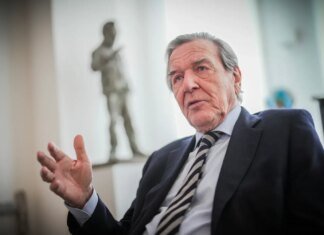 У СДПН допустили участь Шредера у переговорах щодо України після пропозиції путіна