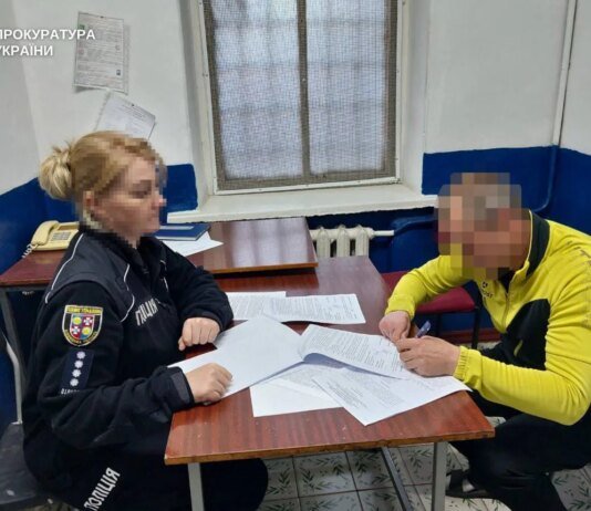 На Вінниччині затримано 38-річного батька, який зґвалтував неповнолітню доньку