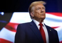 Трамп заявив, що США дозволили трьом китайським танкерам пройти через Ормузьку протоку