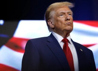 Трамп заявив, що США дозволили трьом китайським танкерам пройти через Ормузьку протоку