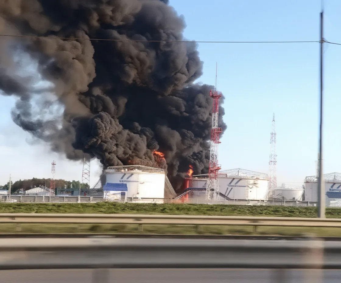 У підмосков’ї після атаки дронів спалахнула нафтоналивна станція – Astra