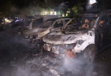 Атака російських БПЛА на Харків 17 травня — згоріло сім авто, пожежу загасили