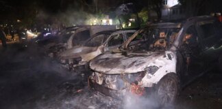 Атака російських БПЛА на Харків 17 травня — згоріло сім авто, пожежу загасили