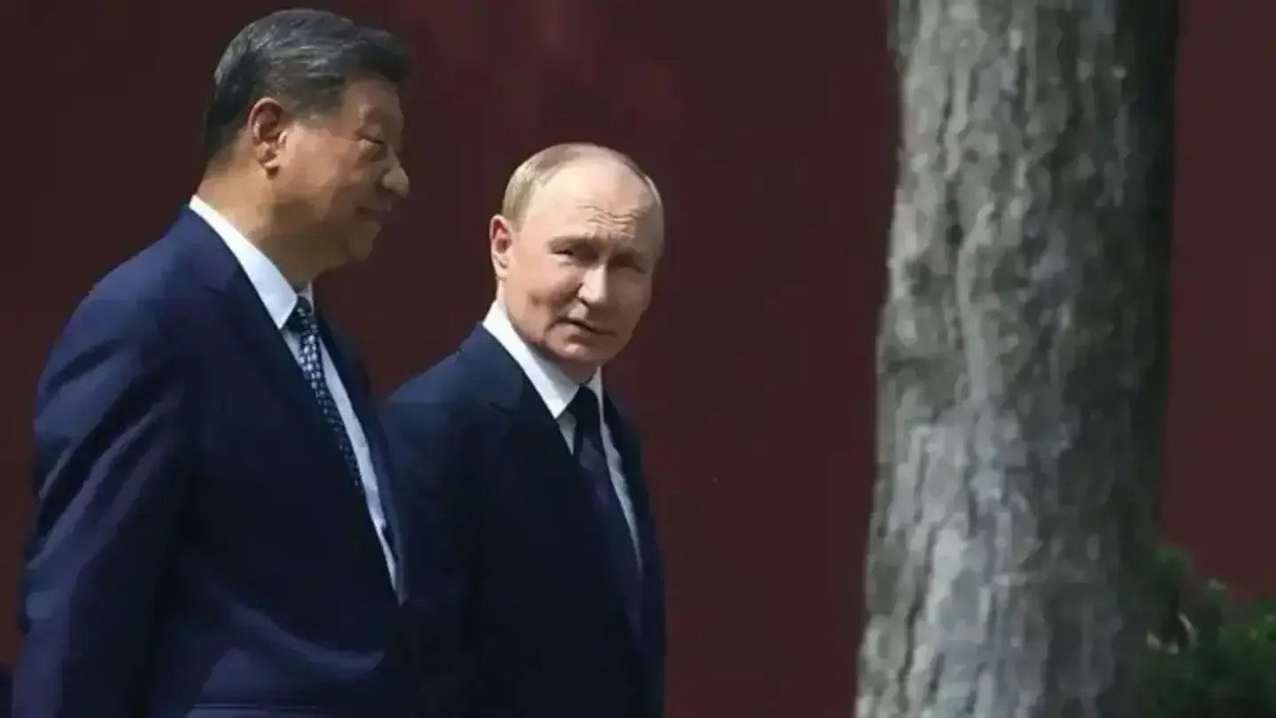 Сі Цзіньпін та путін обговорили війну в Україні під час зустрічі у Пекіні