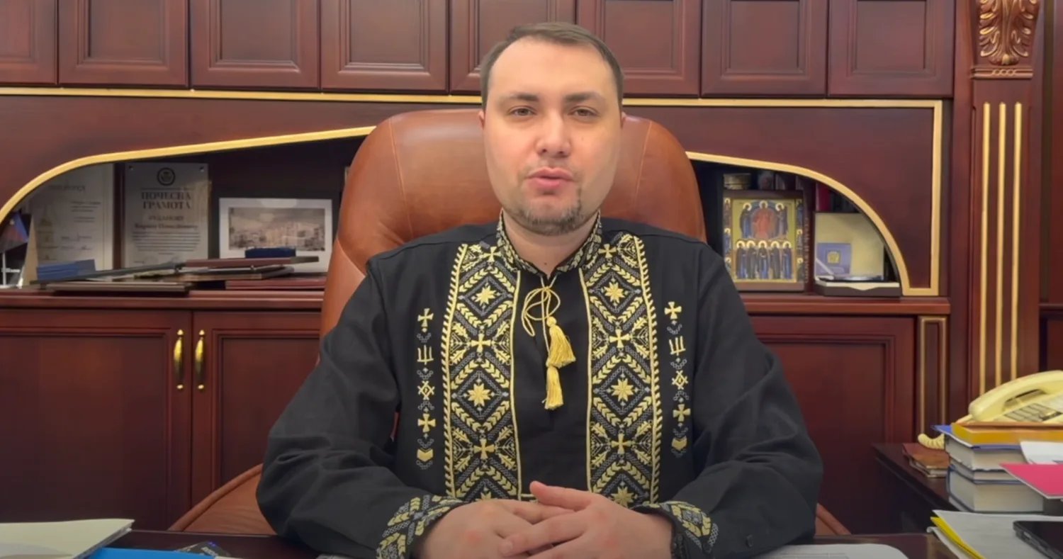 Буданов показав себе у вишиванці і згадав про однострій