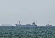 Китай заявив, що змусив нідерландський фрегат залишити район спірних островів у Південно-Китайському морі