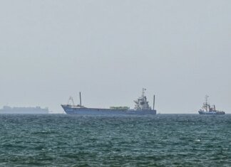 Китай заявив, що змусив нідерландський фрегат залишити район спірних островів у Південно-Китайському морі