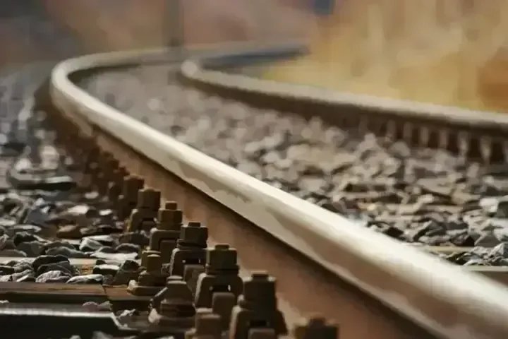 росія атакувала залізничну інфраструктуру у Запоріжжі — загинув машиніст, двоє працівників поранені