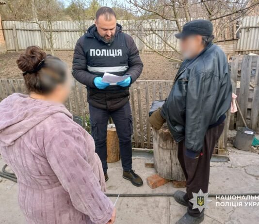 Продавали метадон «з рук в руки» та відправляли по пошті: на Чернігівщині затримали етнічне наркоугрупування
