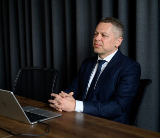 Финансирование ОПК, кредиты Нафтогазу и приватизация. Интервью с членом правления ПриватБанка